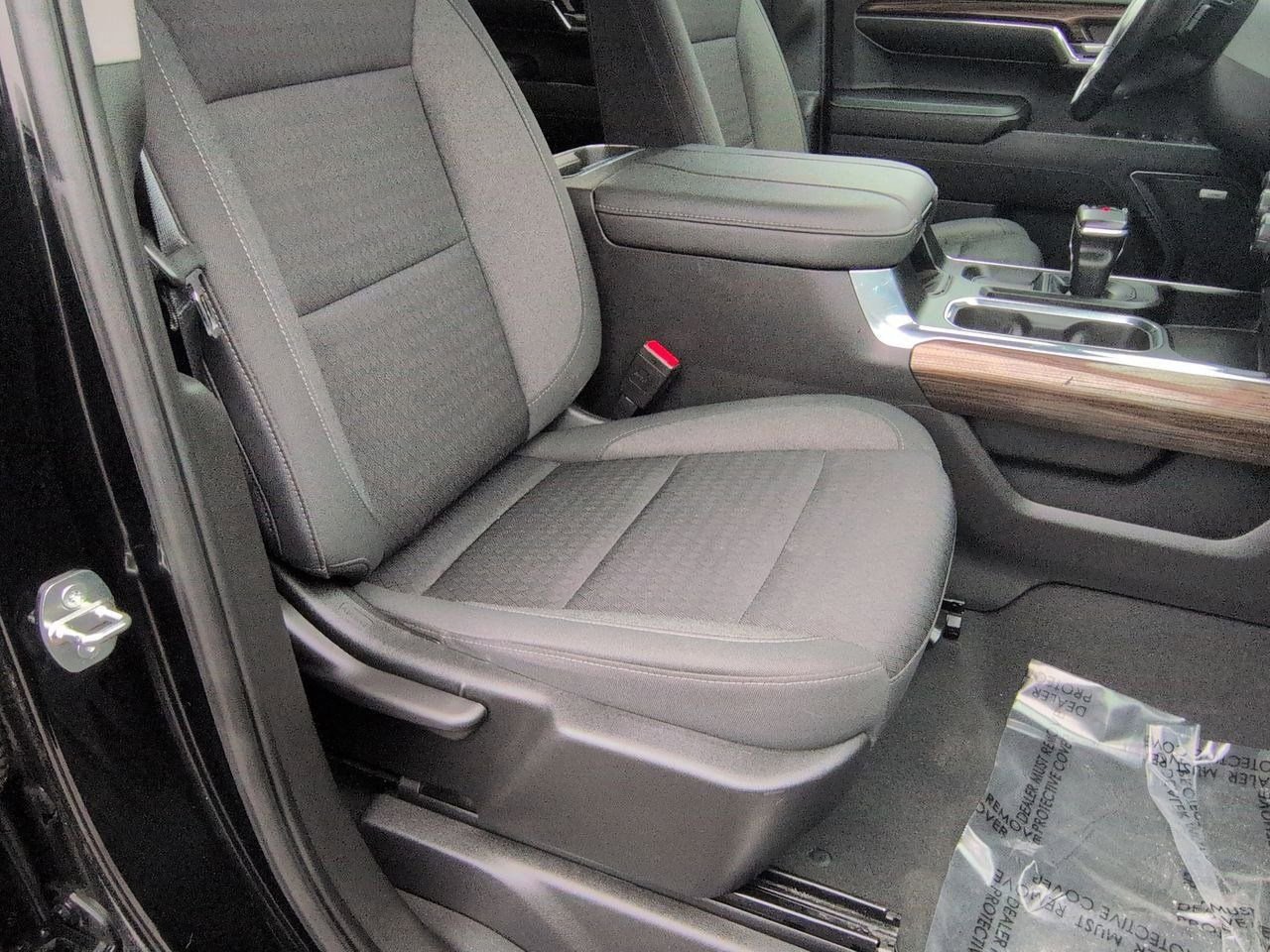 Thumbnail: 2023 Chevrolet Silverado 1500 - 21