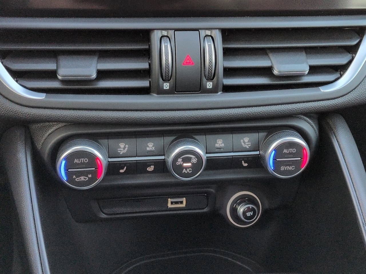 Thumbnail: 2024 Alfa Romeo Giulia - 28