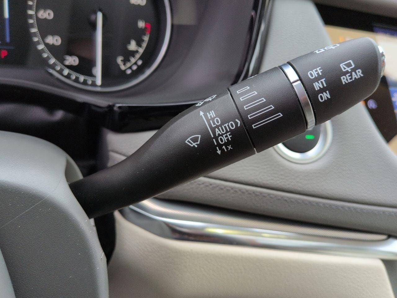 Thumbnail: 2023 Cadillac XT5 - 27