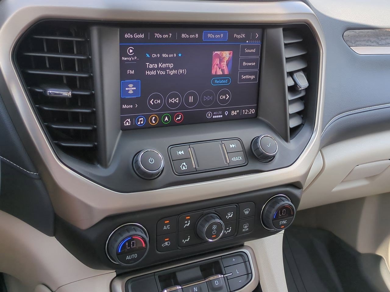 Thumbnail: 2022 GMC Acadia - 28