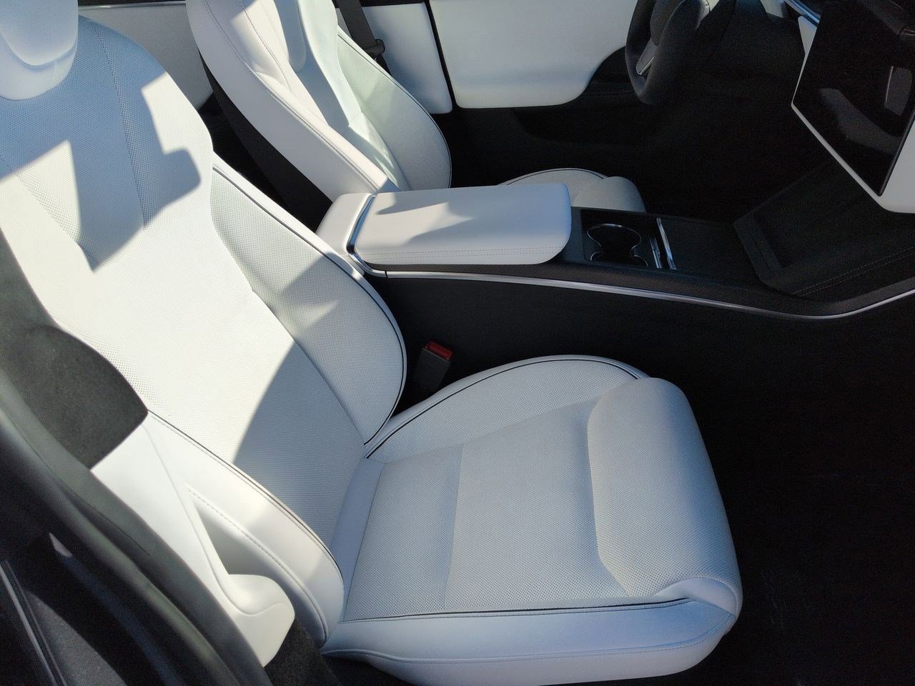 Thumbnail: 2022 Tesla Model S - 20