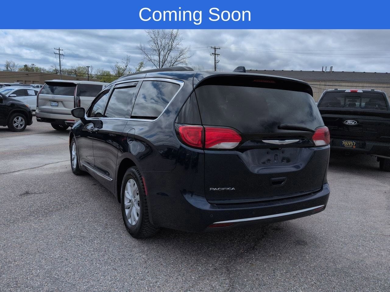 Thumbnail: 2017 Chrysler Pacifica - 4