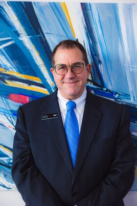 Staff member Bob Robb from ID_e14089feeb6c