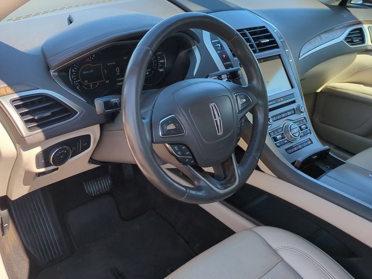 2017 Lincoln MKZ Reserve photo 2
