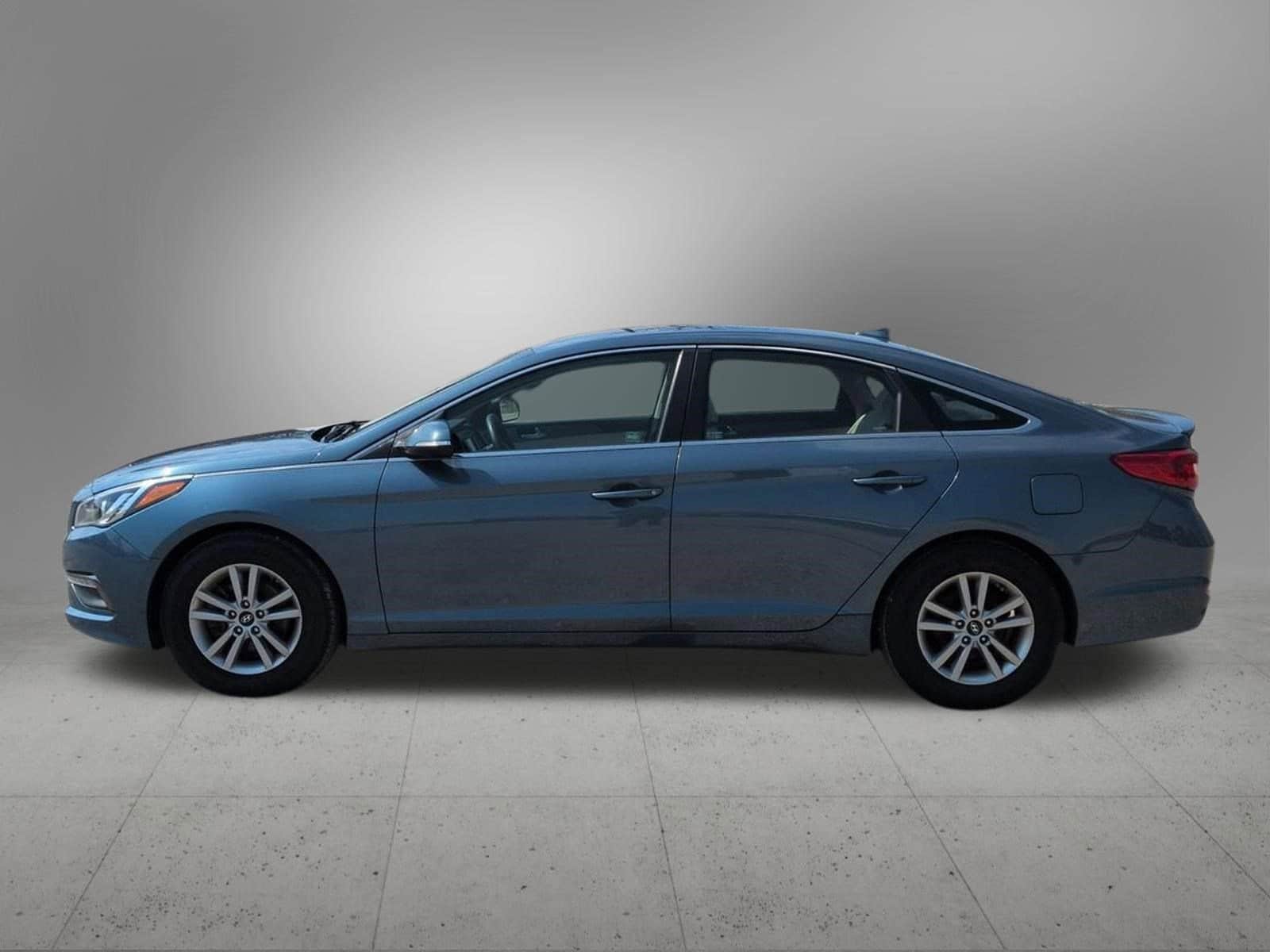 Thumbnail: 2015 Hyundai Sonata - 3