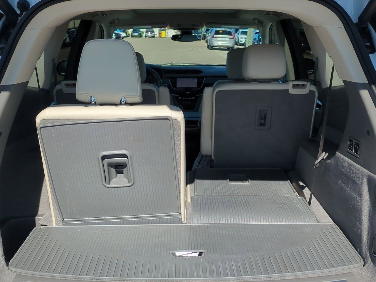 Thumbnail: 2024 Cadillac XT6 - 35