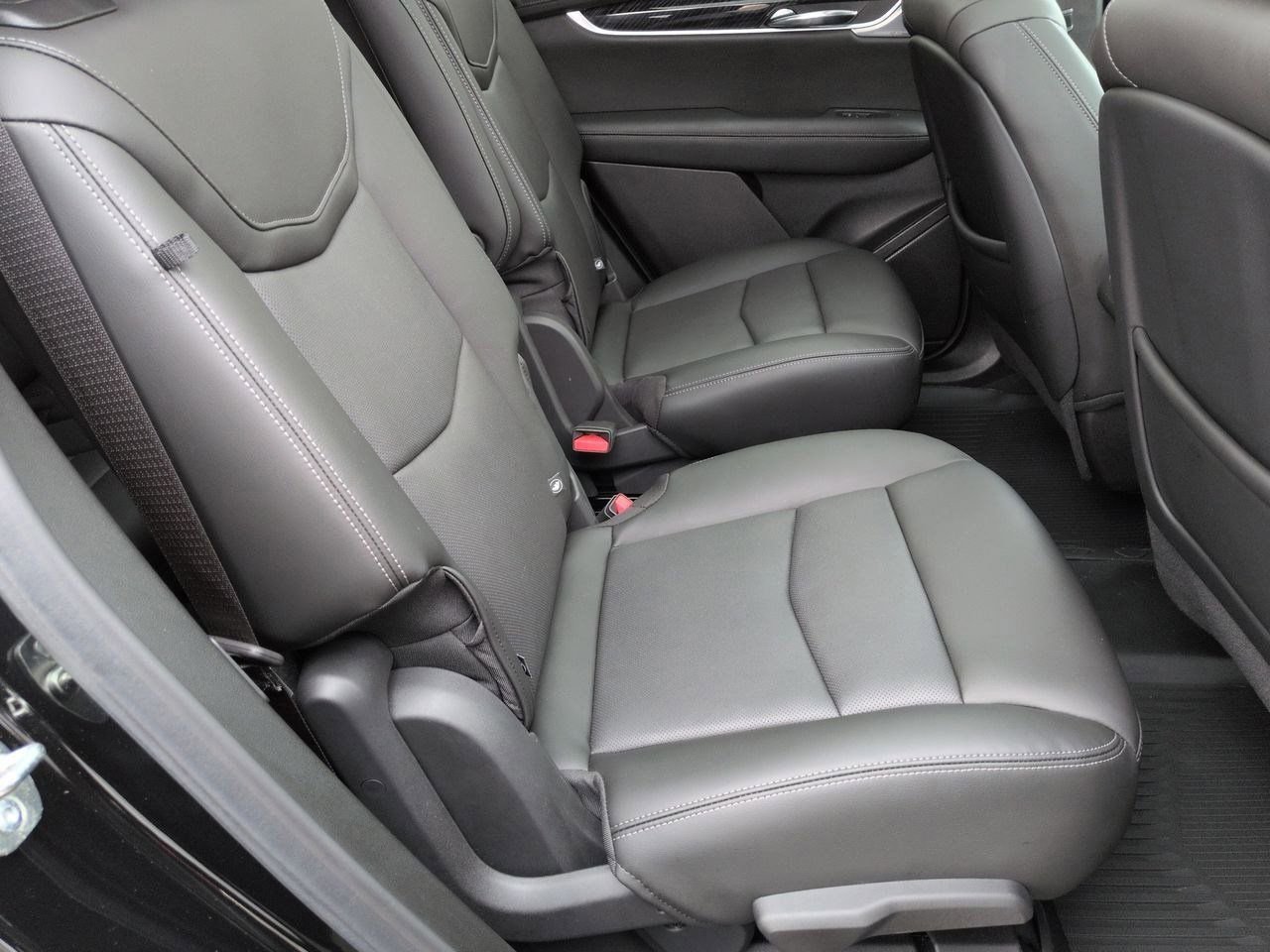 Thumbnail: 2024 Cadillac XT6 - 21