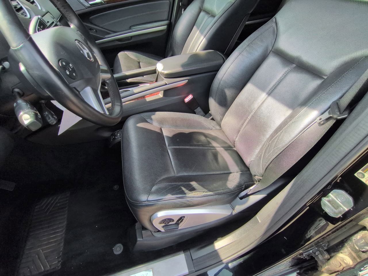 Thumbnail: 2011 Mercedes-Benz GL-Class - 16