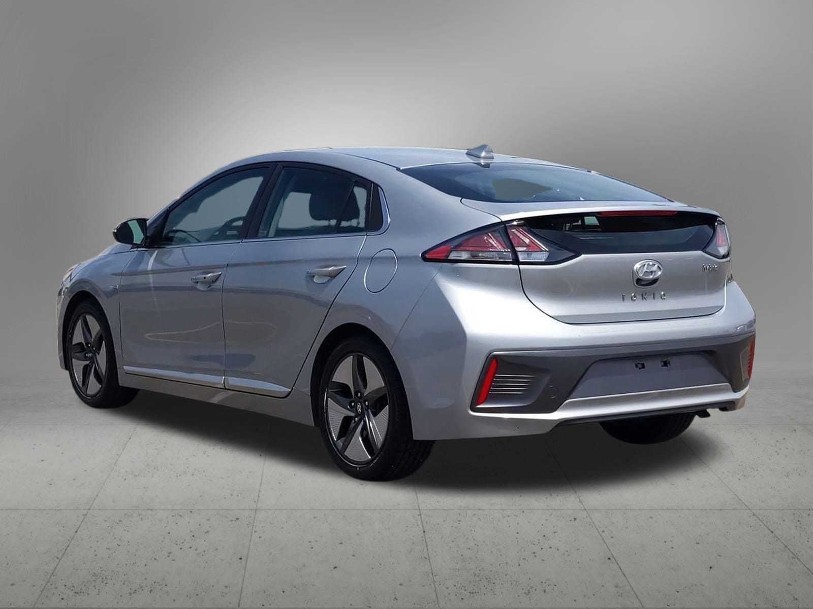 Thumbnail: 2020 Hyundai Ioniq - 4