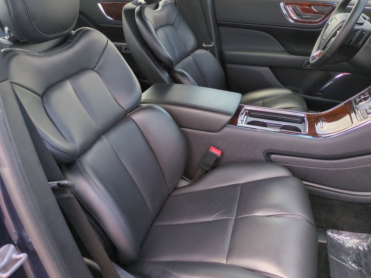 Thumbnail: 2017 Lincoln Continental - 20