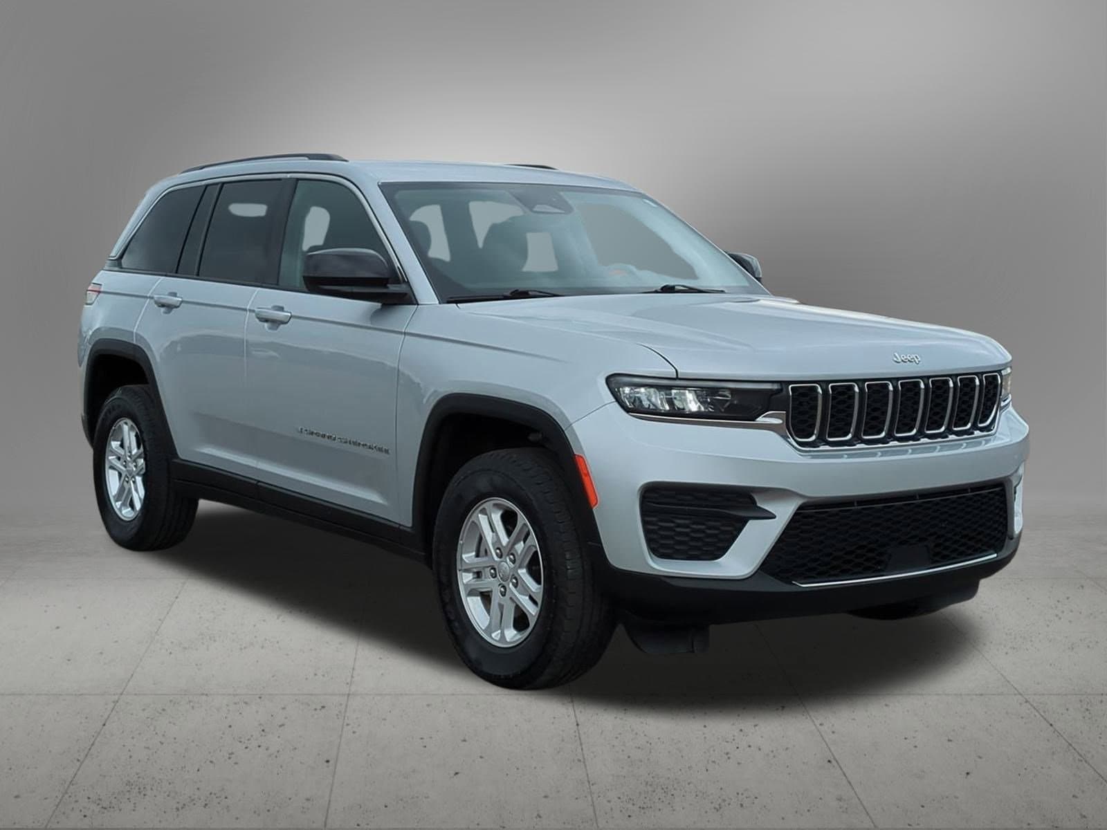 Thumbnail: 2023 Jeep Grand Cherokee - 8