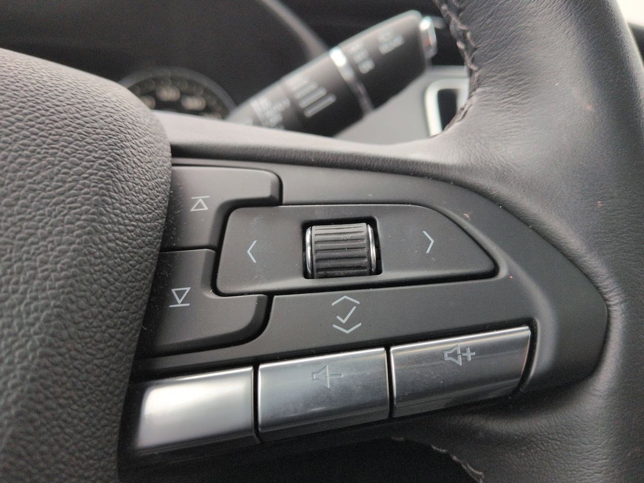 Thumbnail: 2023 Cadillac XT4 - 26