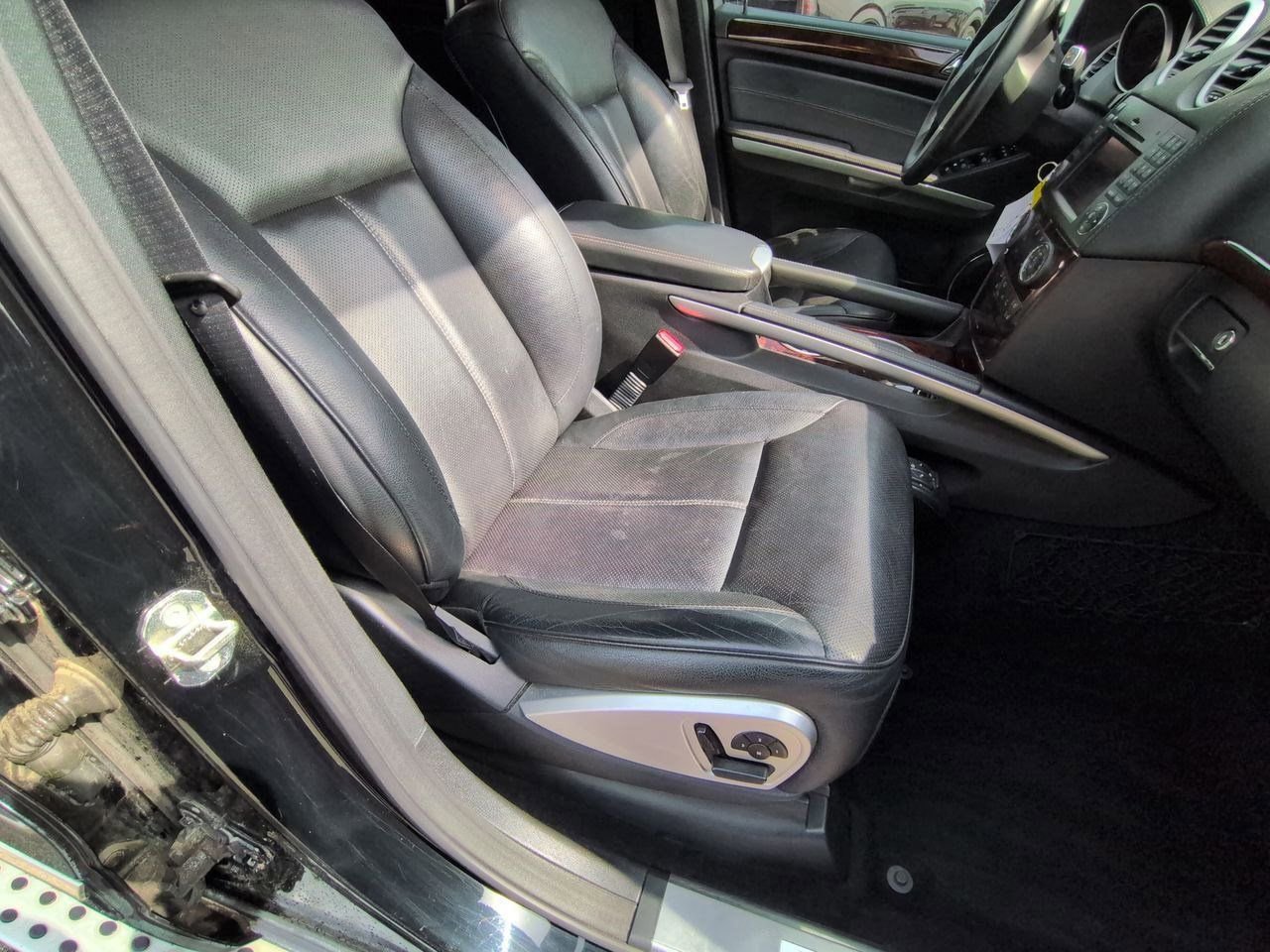 Thumbnail: 2011 Mercedes-Benz GL-Class - 24