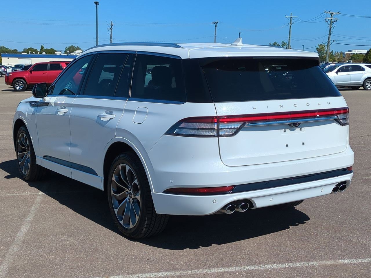 Thumbnail: 2023 Lincoln Aviator - 4