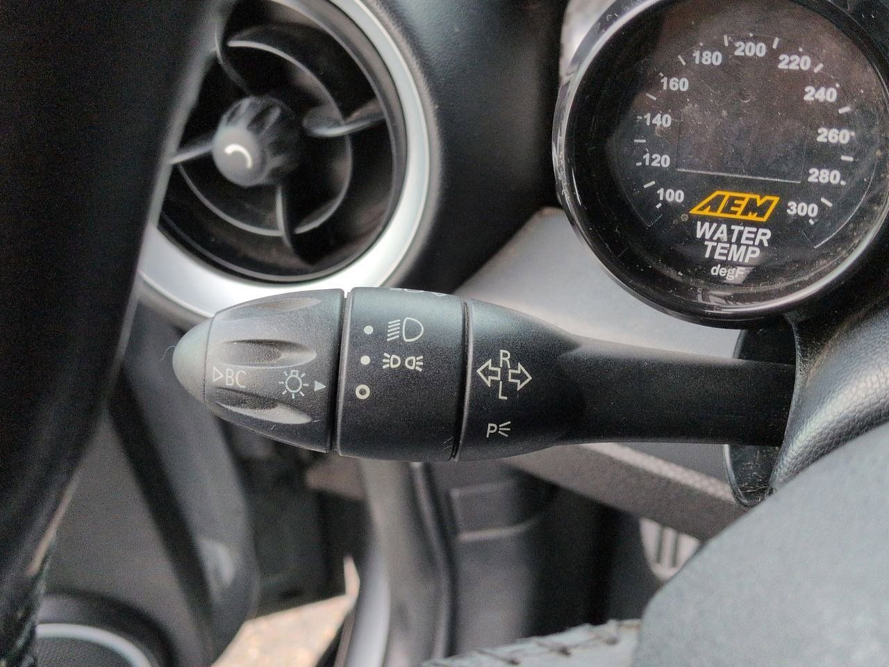 Thumbnail: 2009 MINI Cooper Hardtop - 23