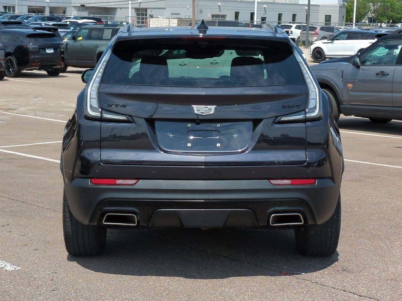Thumbnail: 2022 Cadillac XT4 - 5