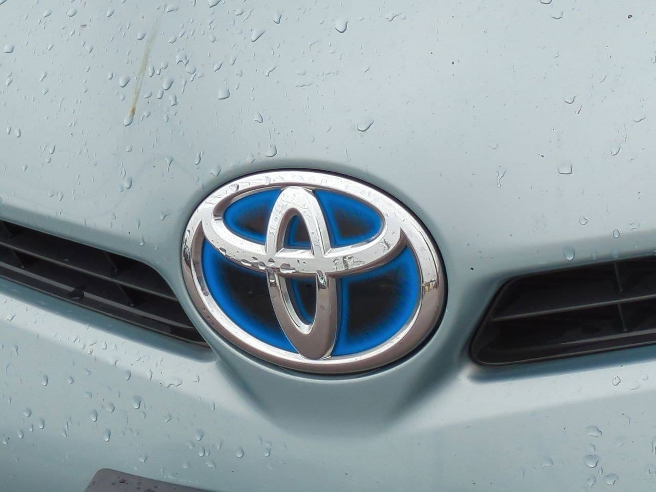 Thumbnail: 2012 Toyota Prius - 11