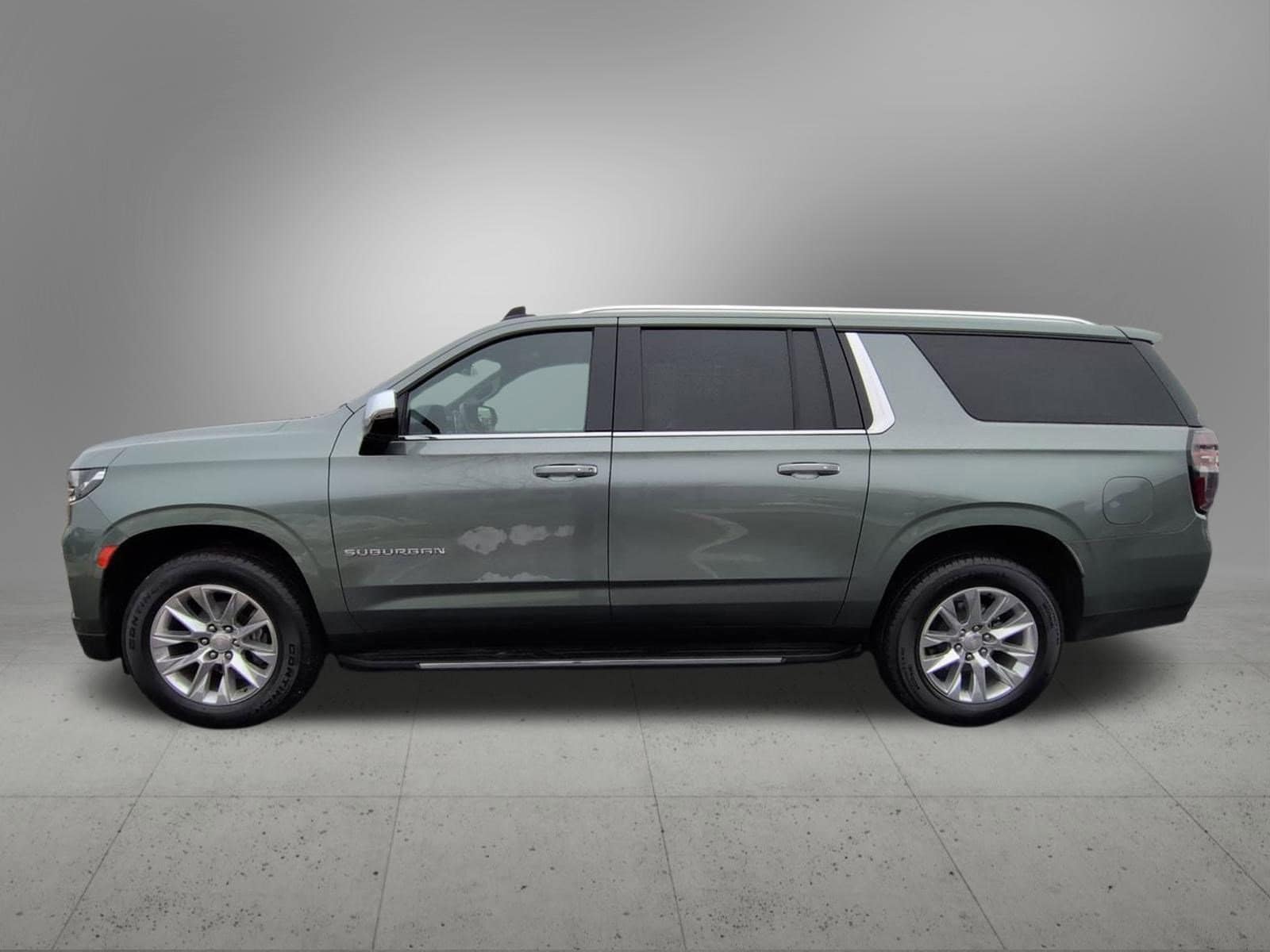 Thumbnail: 2023 Chevrolet Suburban - 3