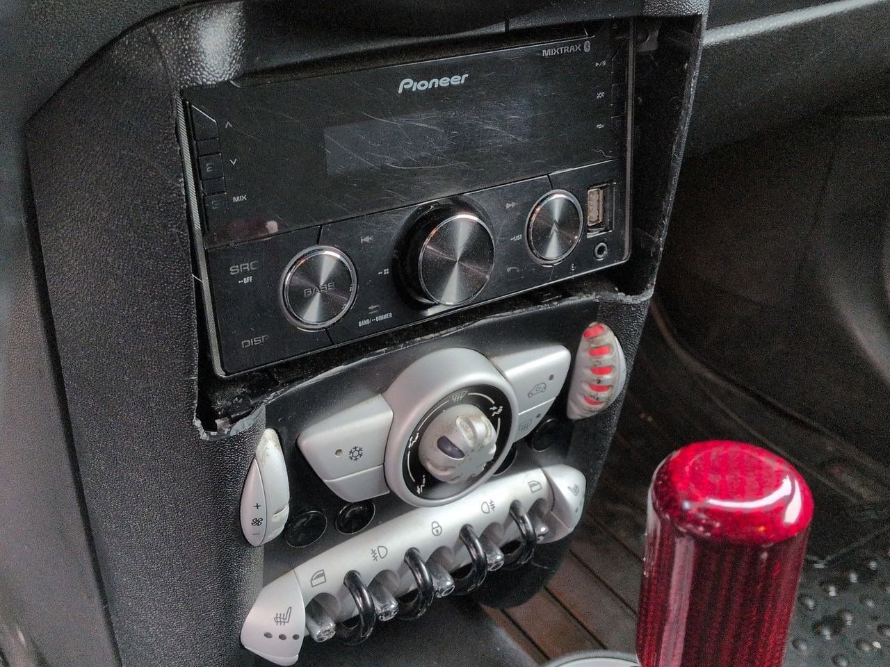 Thumbnail: 2009 MINI Cooper Hardtop - 24