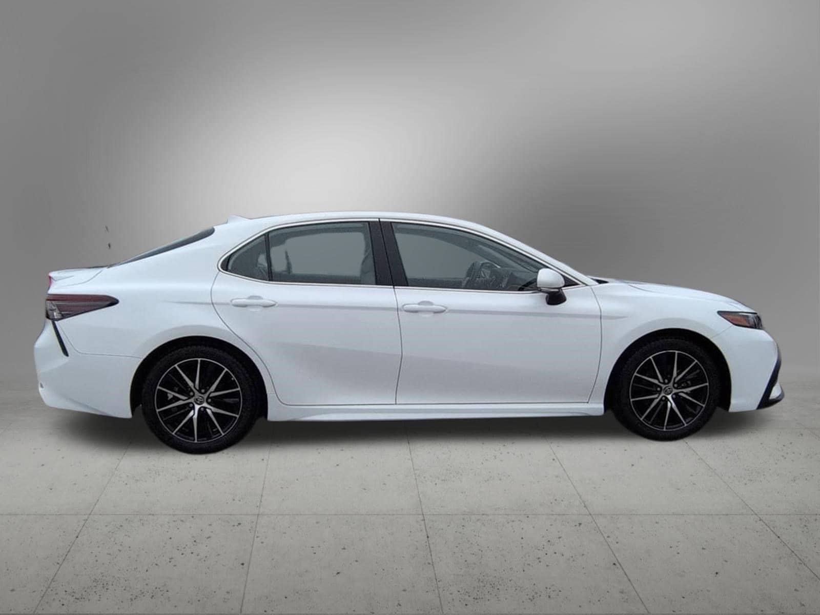 Thumbnail: 2023 Toyota Camry - 7