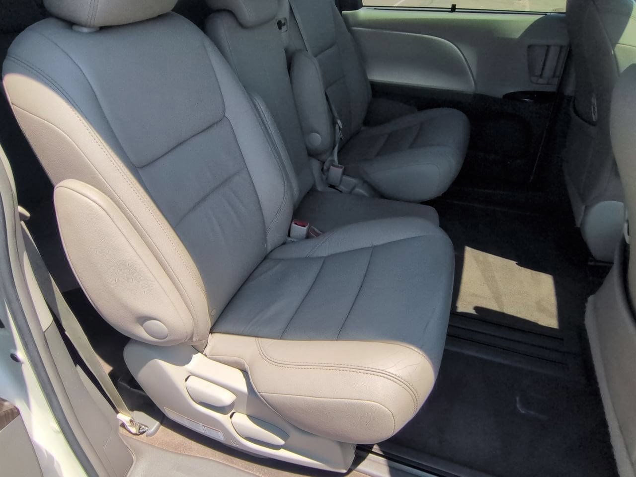 2015 Toyota Sienna XLE - Photo 20