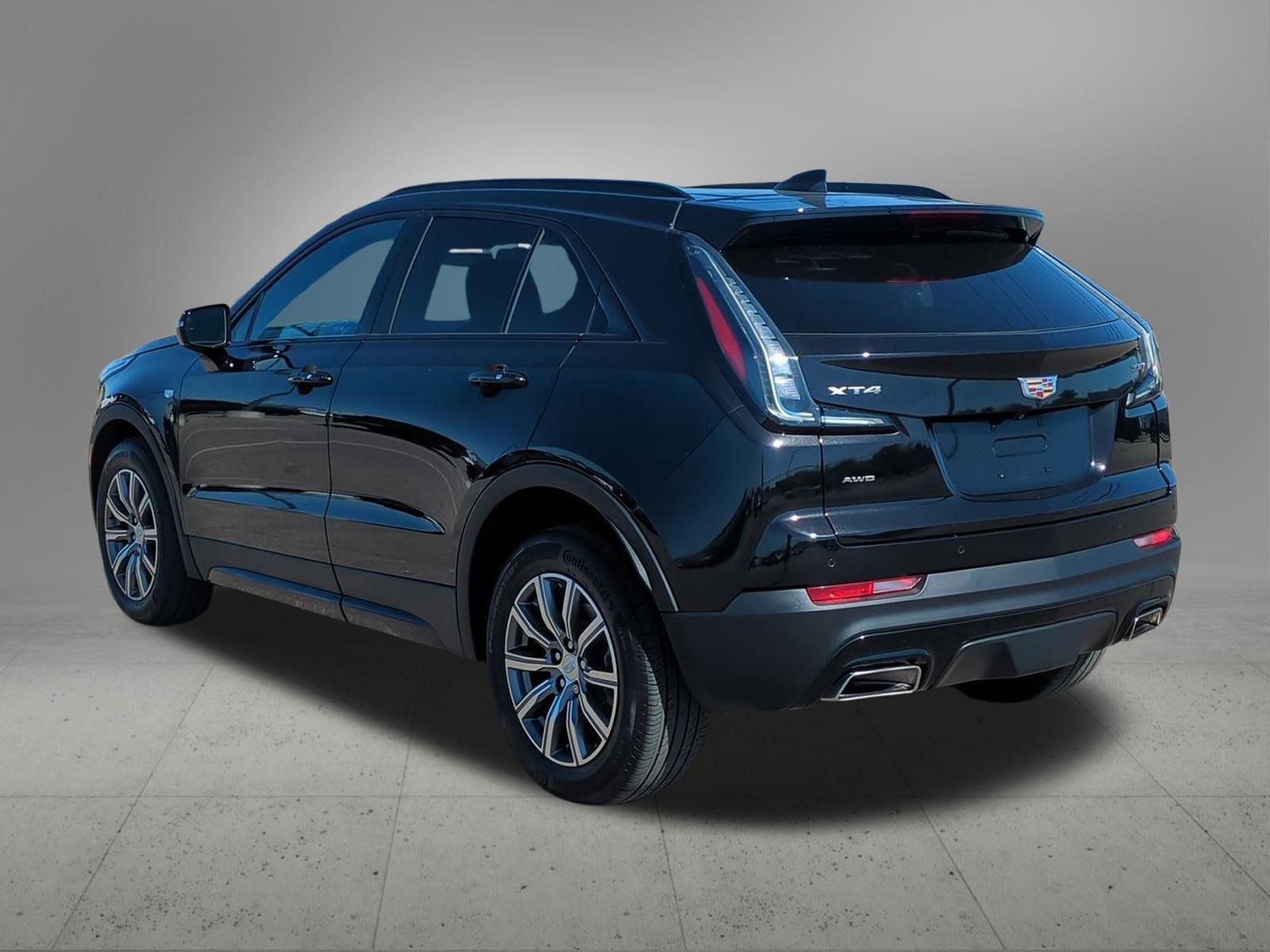 2023 Cadillac XT4 Sport photo 3