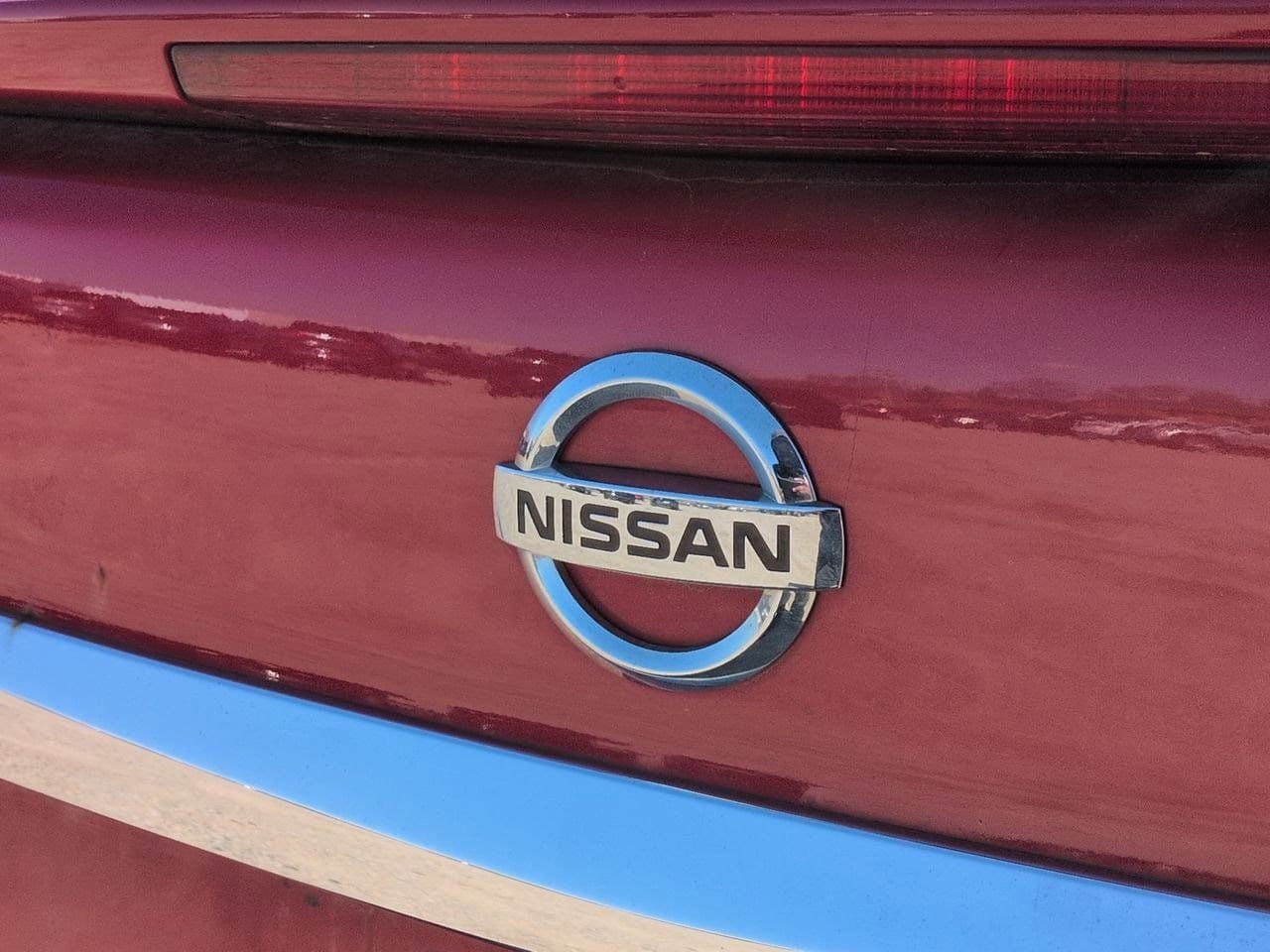 Thumbnail: 2015 Nissan Sentra - 11