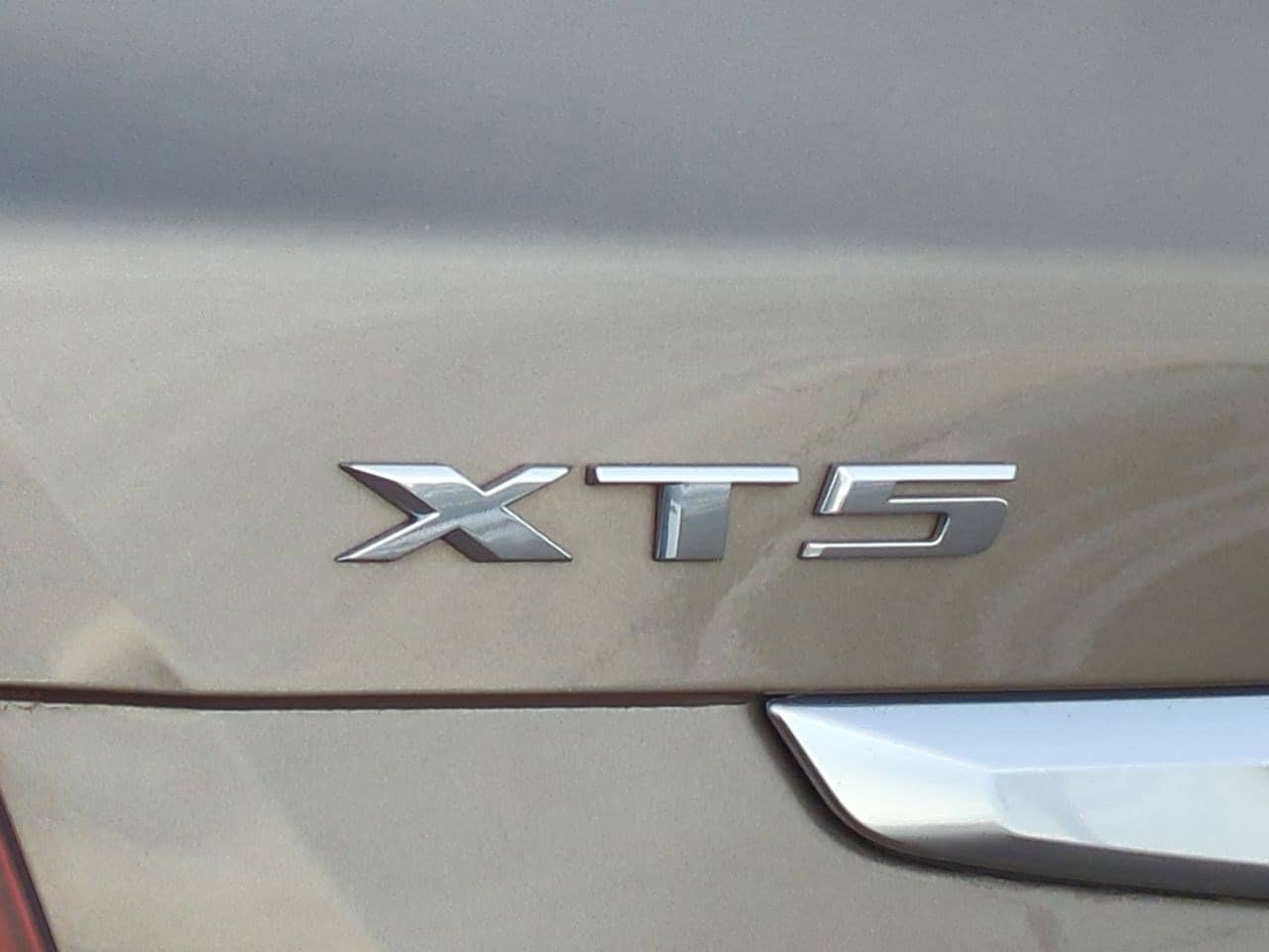 Thumbnail: 2023 Cadillac XT5 - 12