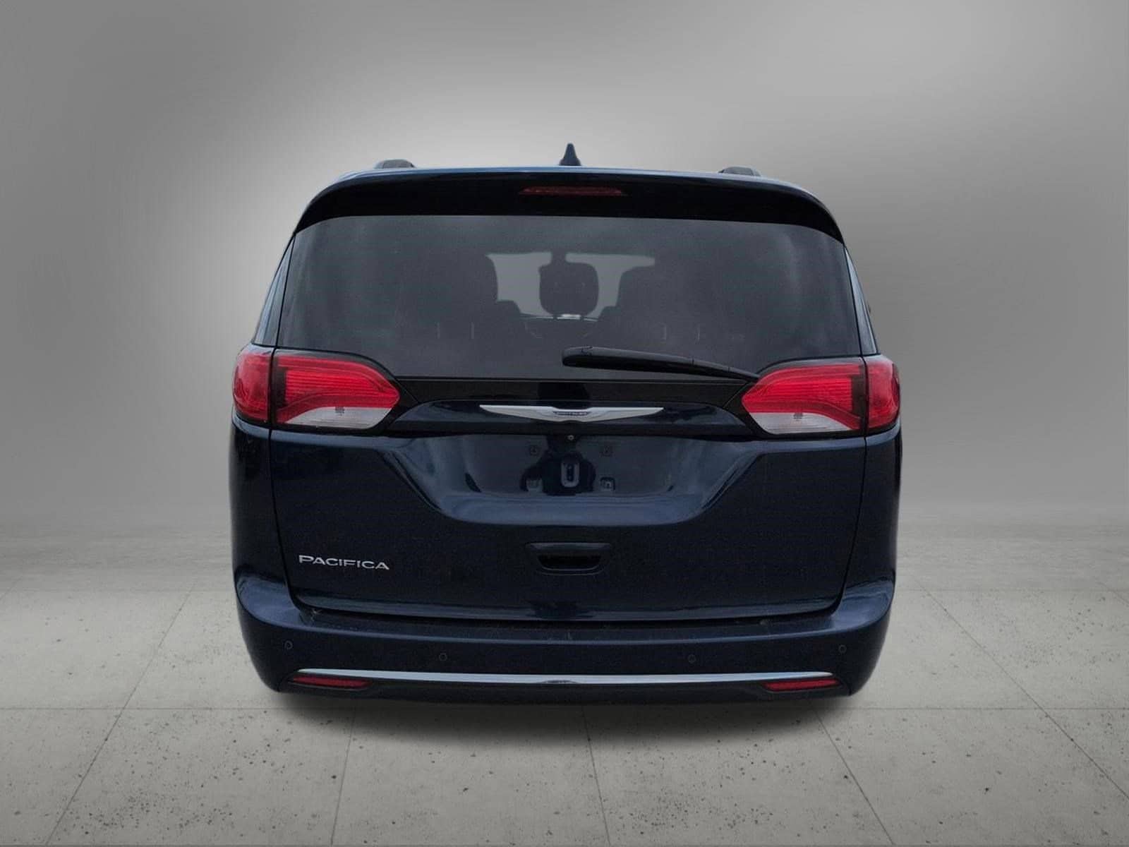 Thumbnail: 2017 Chrysler Pacifica - 5