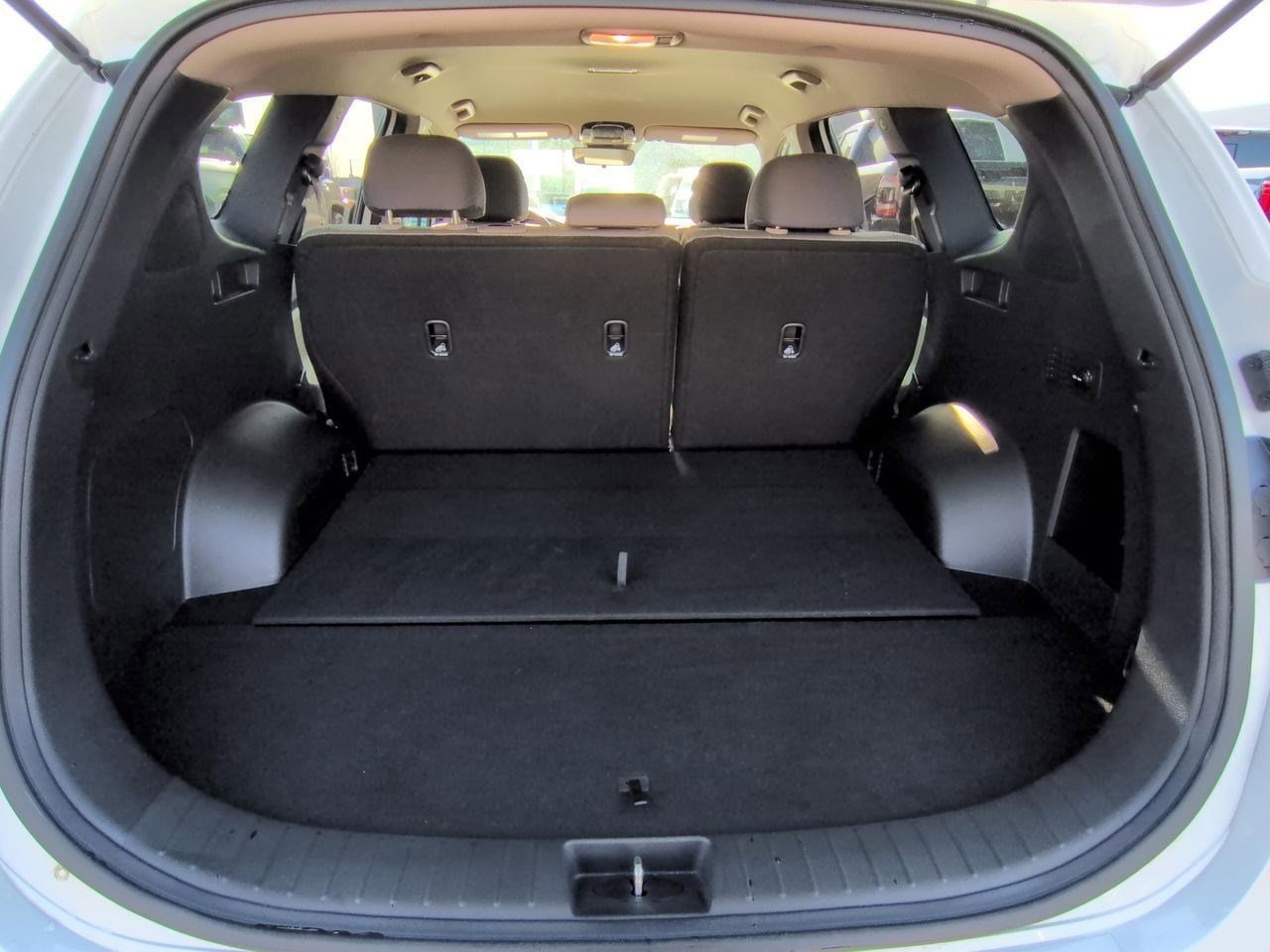 Thumbnail: 2022 Hyundai Santa Fe - 32