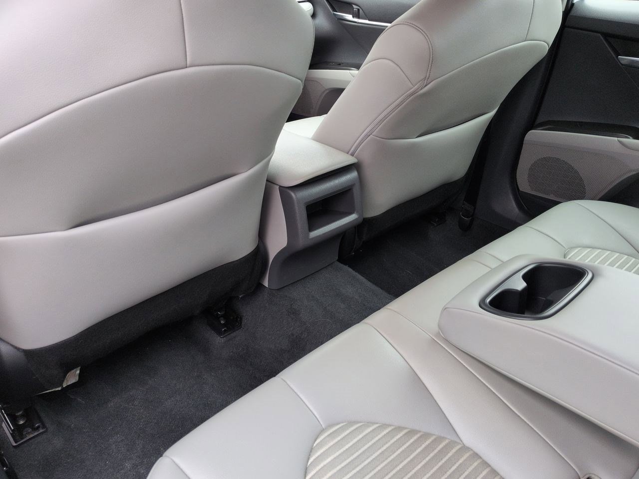 Thumbnail: 2023 Toyota Camry - 18