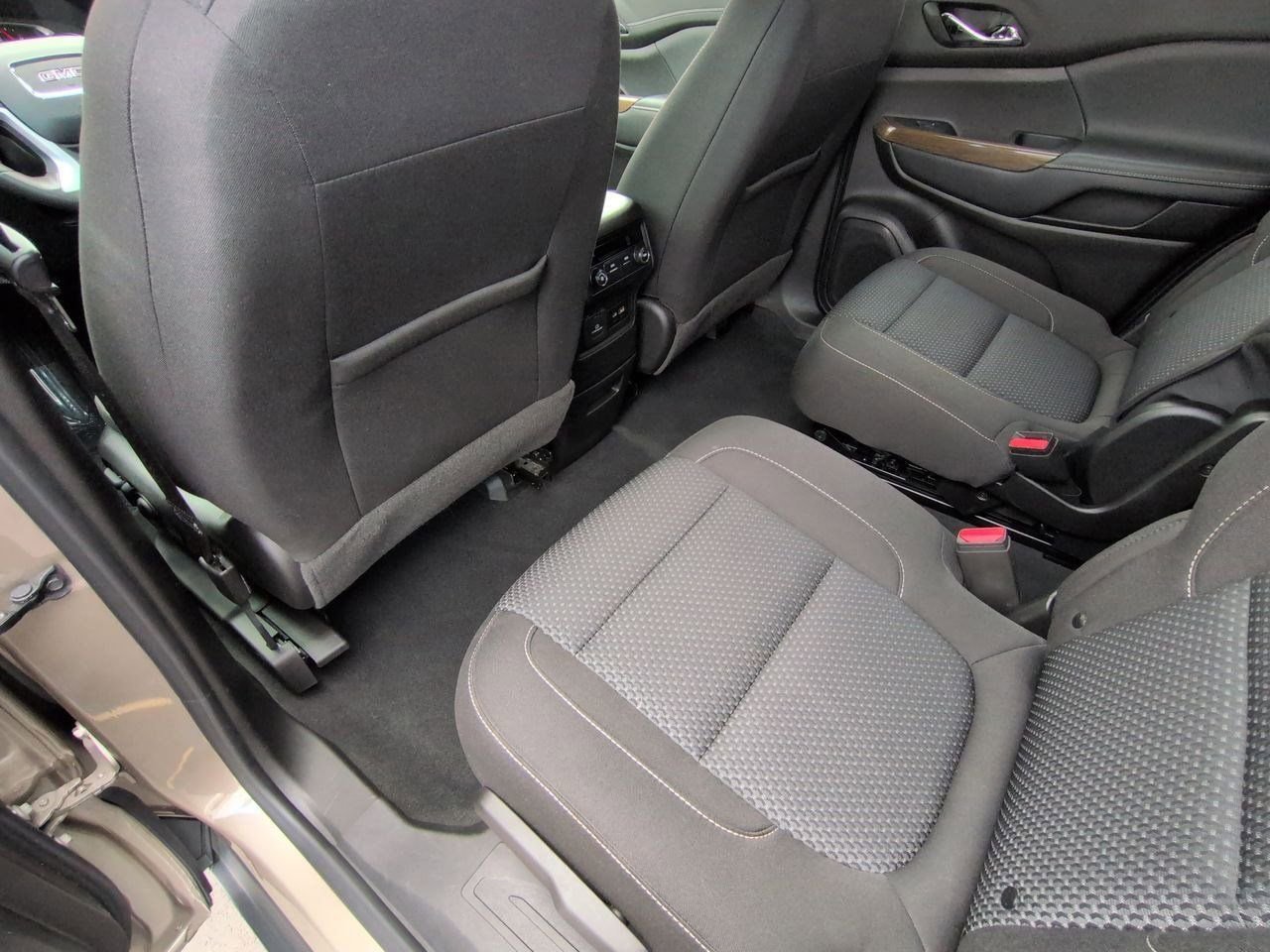 Thumbnail: 2022 GMC Acadia - 17