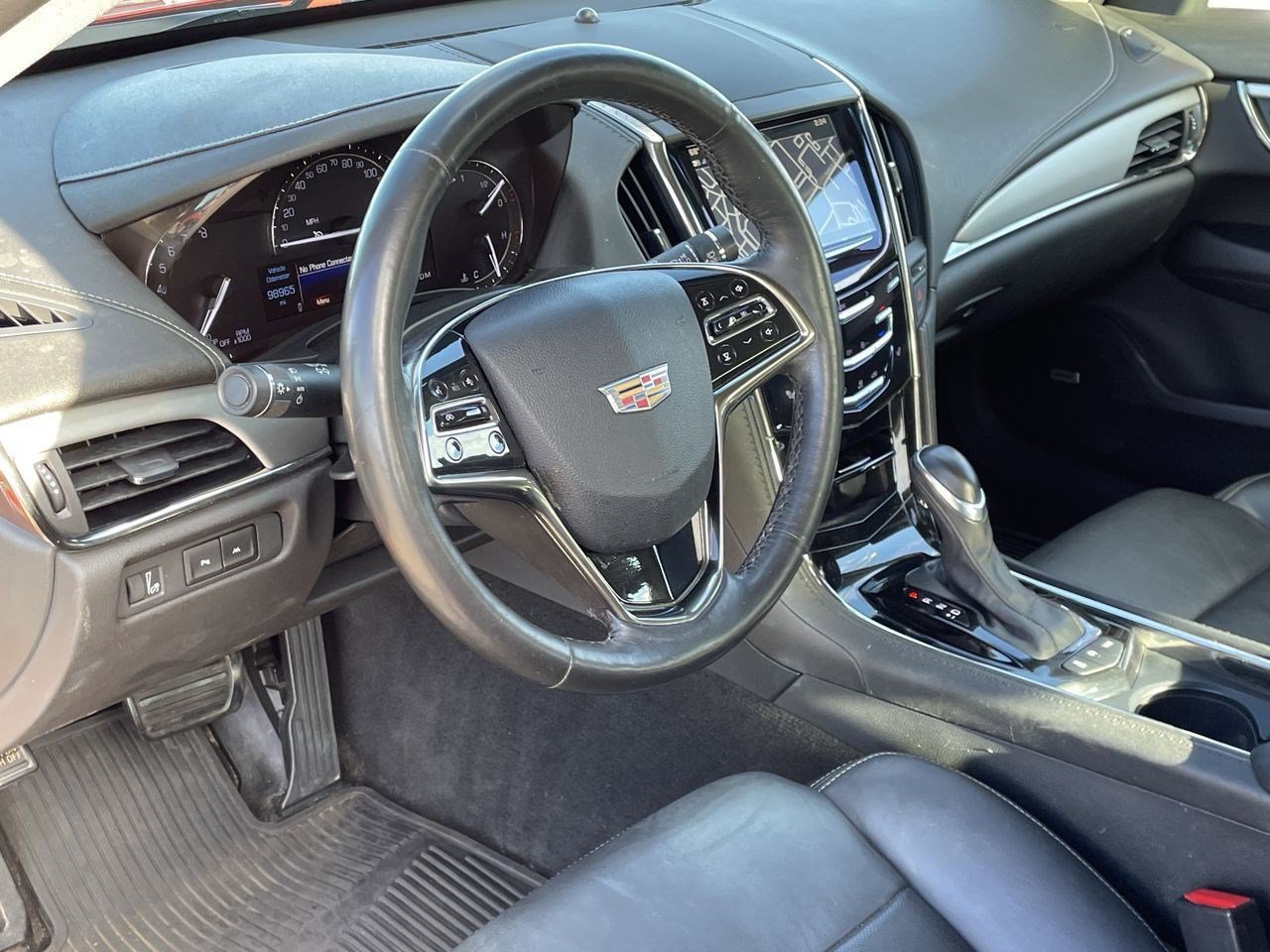 2017 Cadillac ATS Luxury photo 2