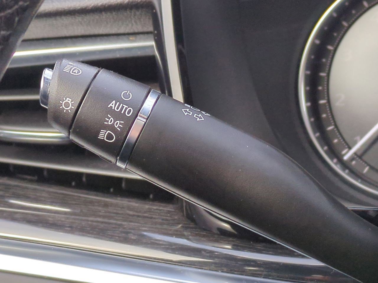 Thumbnail: 2023 Cadillac XT5 - 28