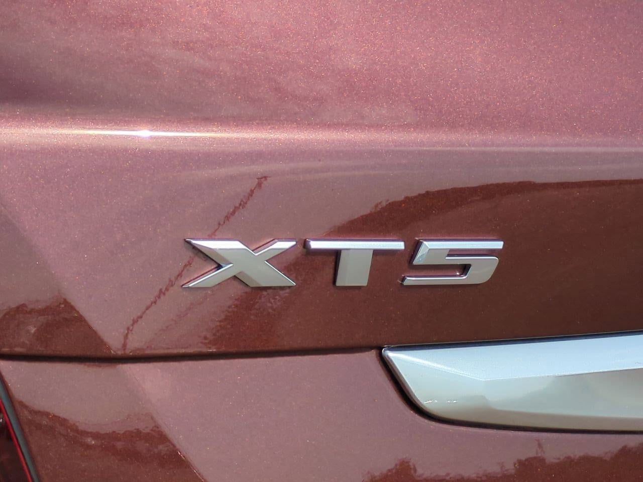 Thumbnail: 2023 Cadillac XT5 - 12