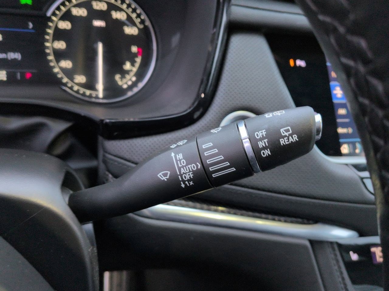 Thumbnail: 2023 Cadillac XT5 - 27