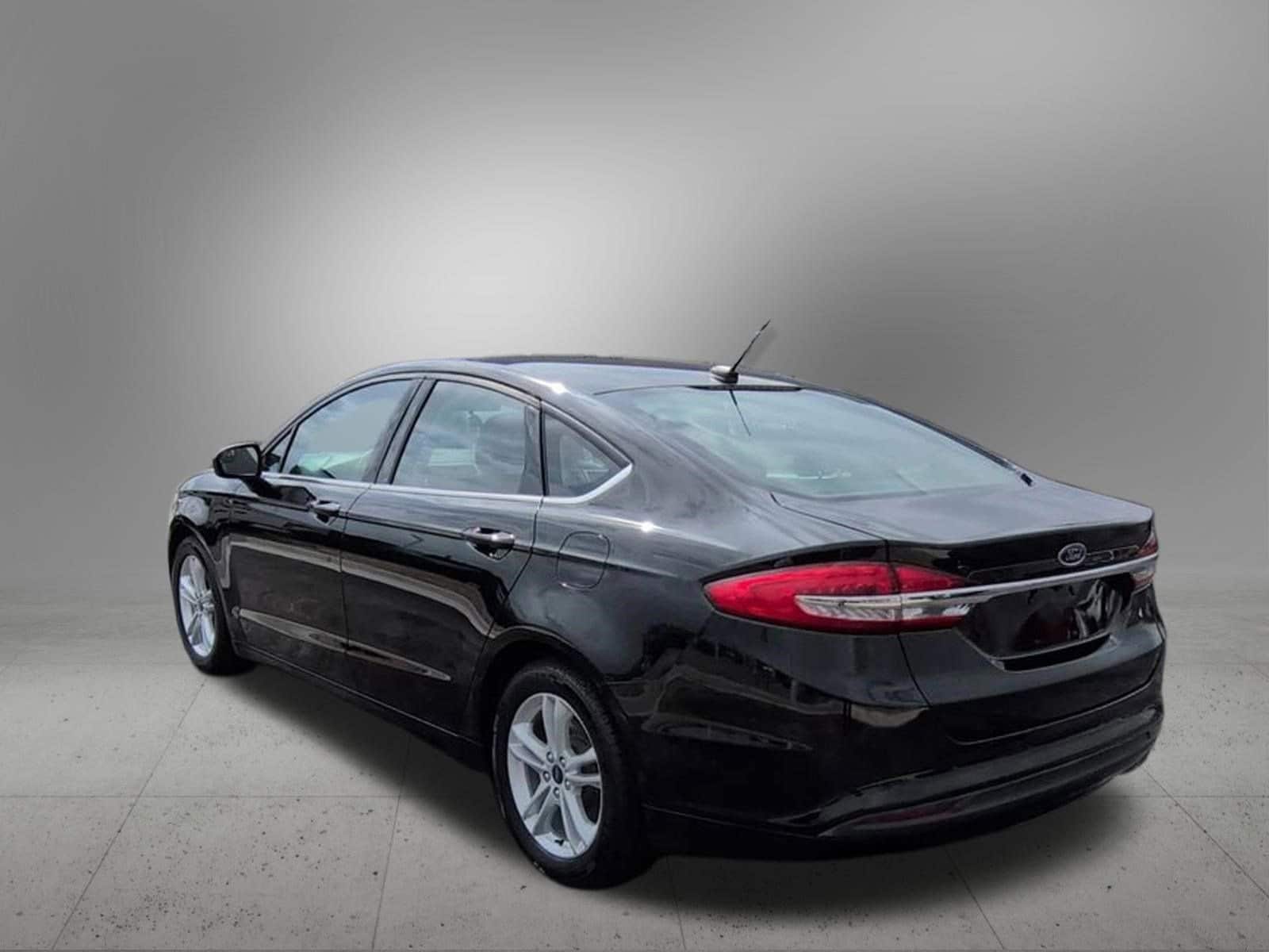 Thumbnail: 2018 Ford Fusion - 4