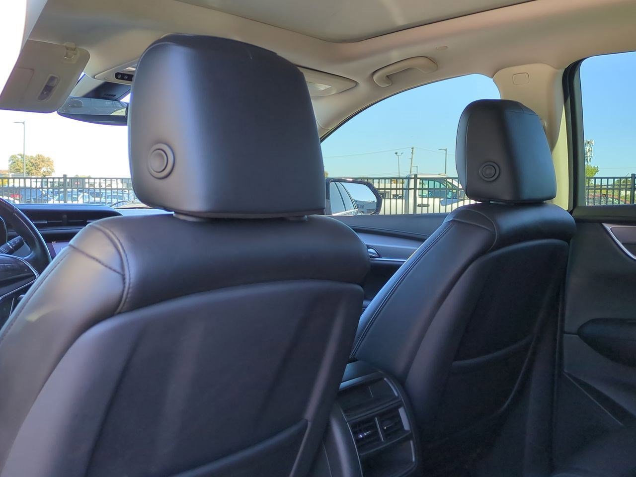 Thumbnail: 2018 Cadillac XT5 - 17