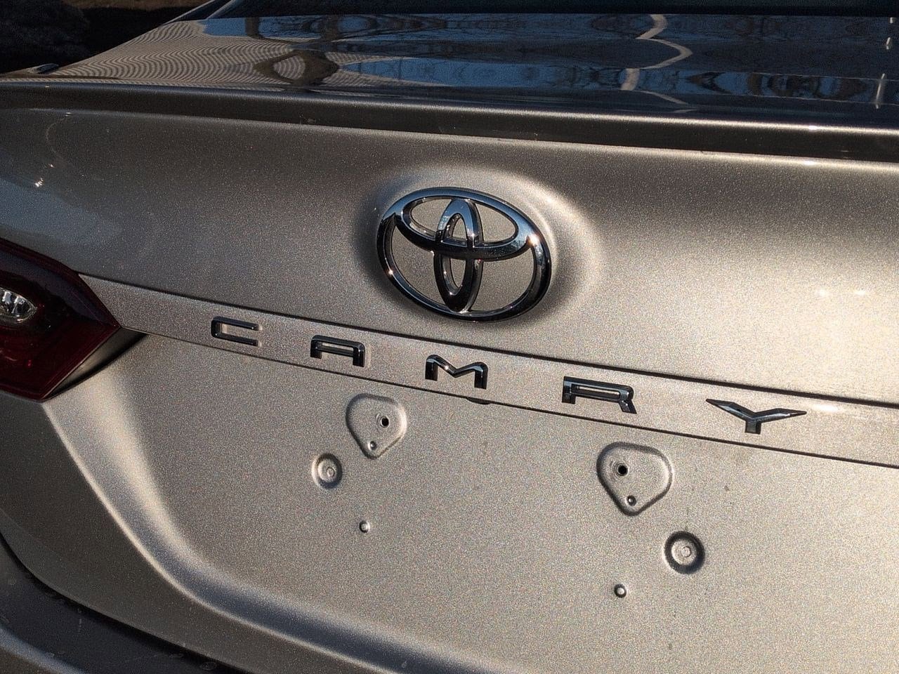 Thumbnail: 2021 Toyota Camry - 11
