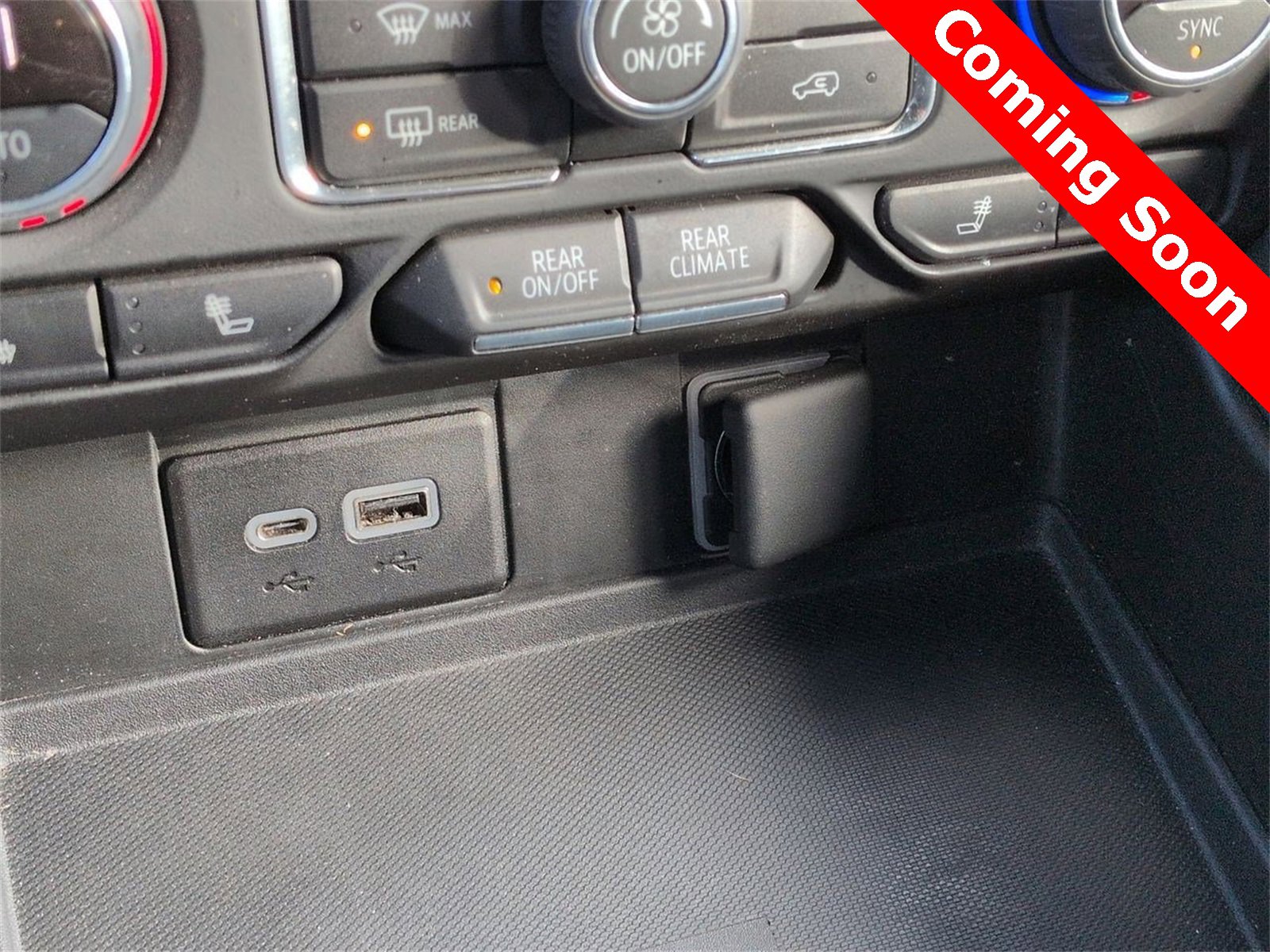 Thumbnail: 2022 Chevrolet Suburban - 32