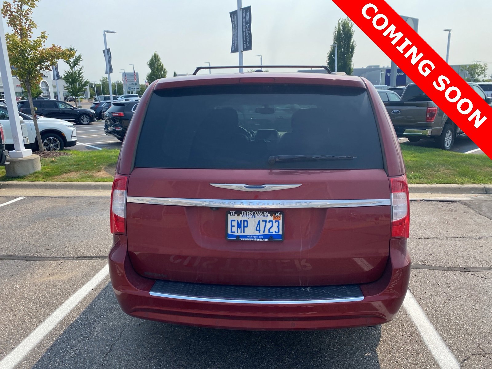 Thumbnail: 2015 Chrysler Town & Country - 6