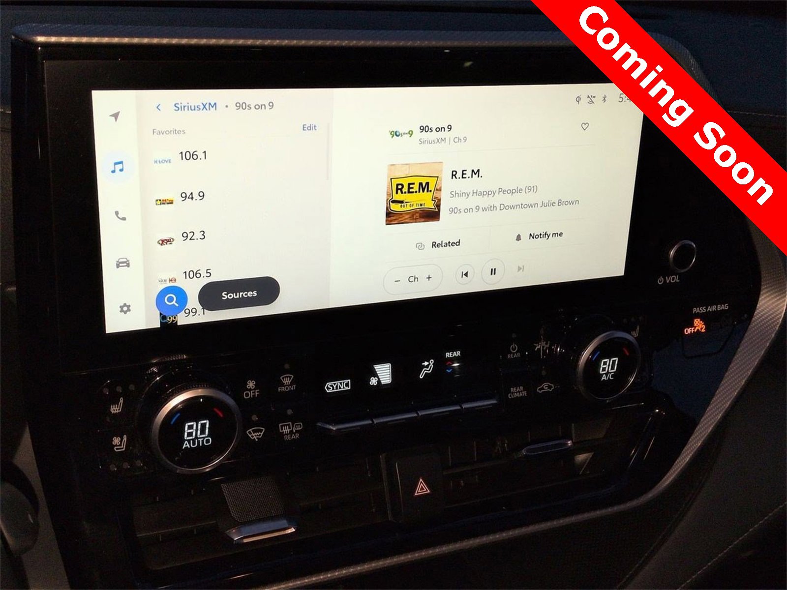 Thumbnail: 2023 Toyota Highlander - 28