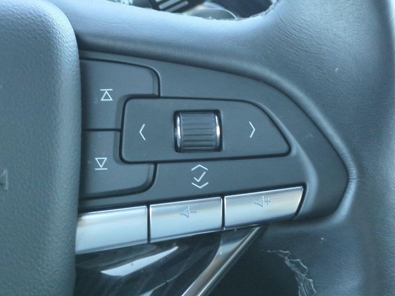 Thumbnail: 2025 Cadillac XT6 - 25