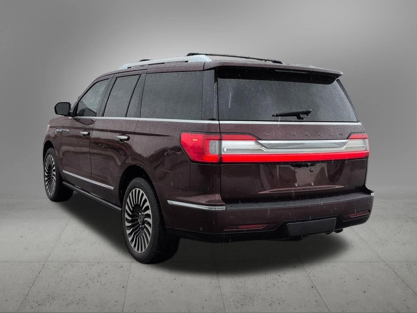 Thumbnail: 2019 Lincoln Navigator - 3