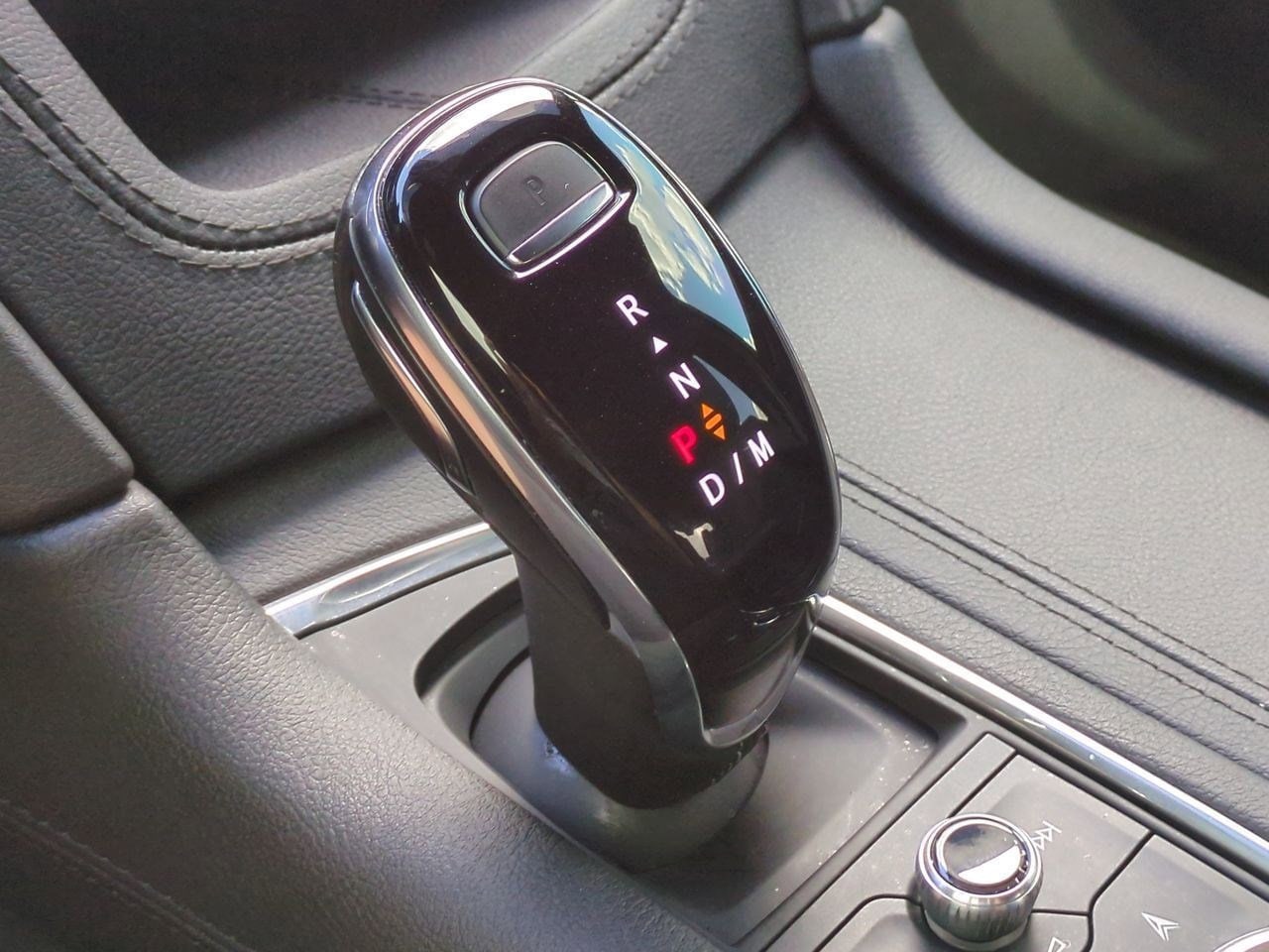 Thumbnail: 2024 Cadillac XT6 - 32