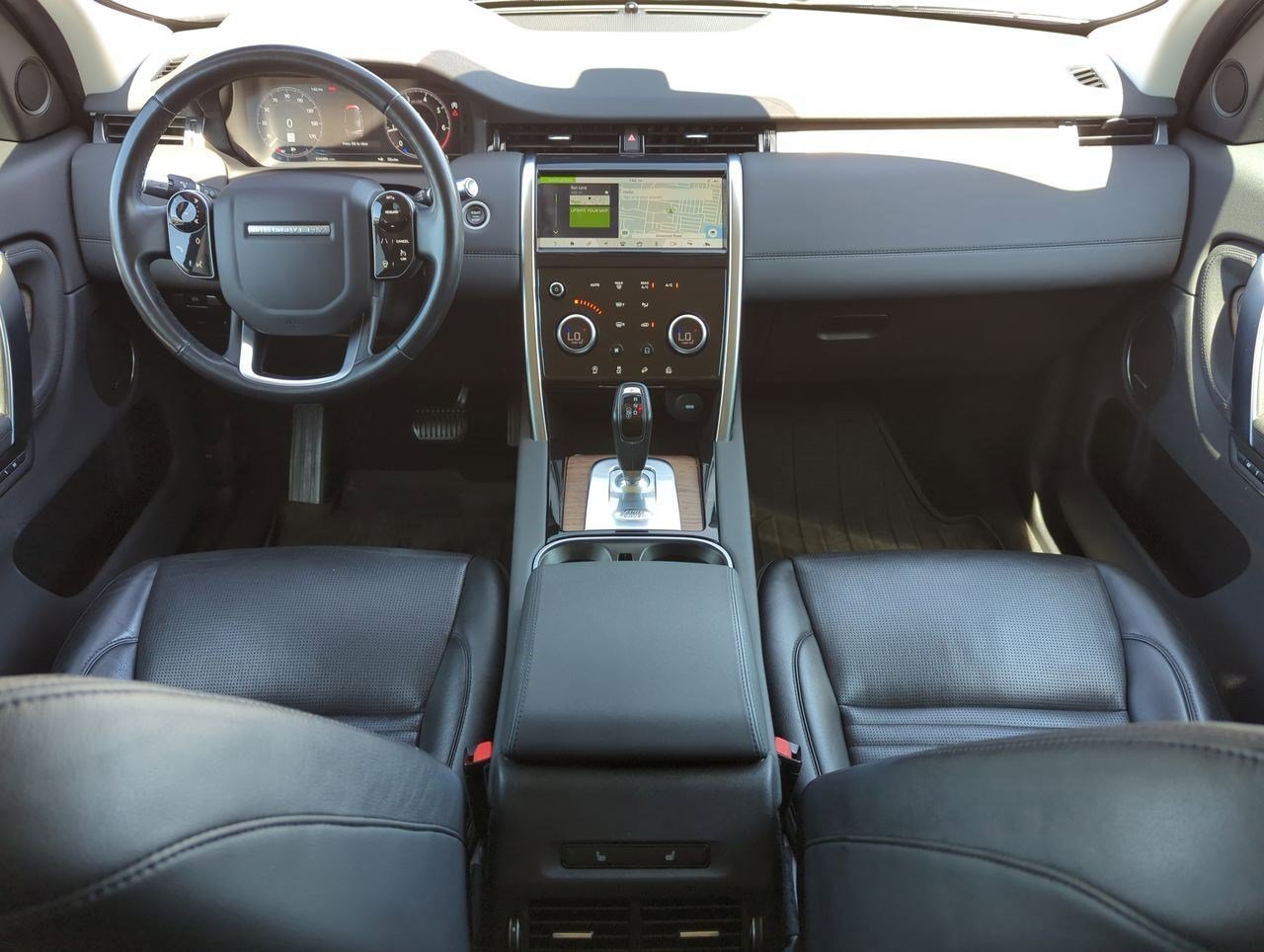 Thumbnail: 2020 Land Rover Discovery Sport - 13