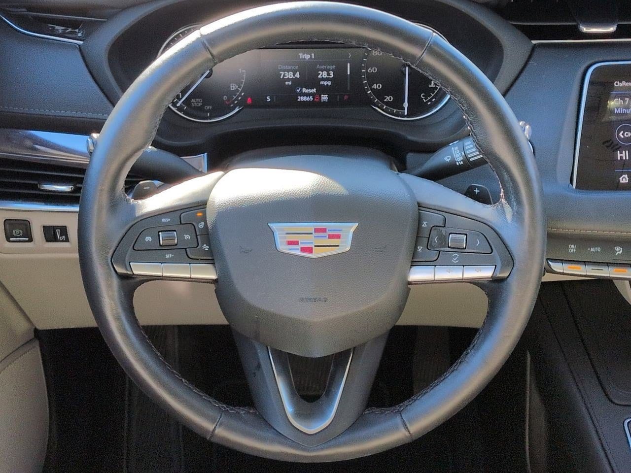 Thumbnail: 2022 Cadillac XT4 - 22