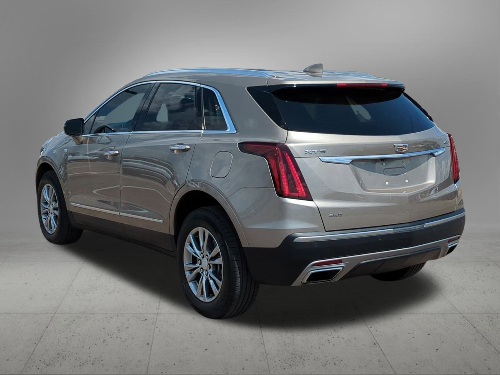Thumbnail: 2022 Cadillac XT5 - 4