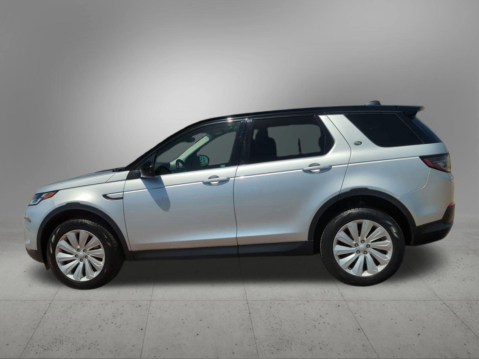 Thumbnail: 2020 Land Rover Discovery Sport - 3