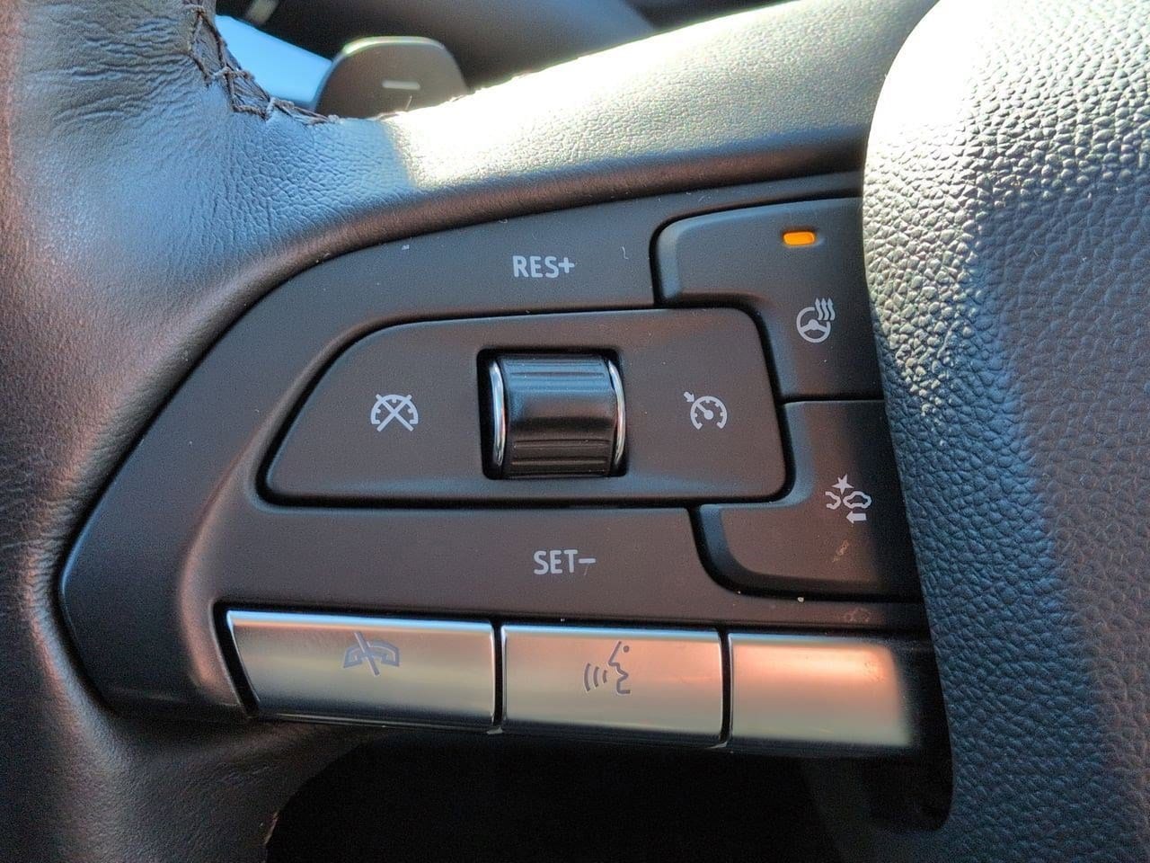 Thumbnail: 2022 Cadillac XT4 - 23